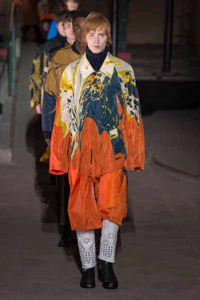Look 75